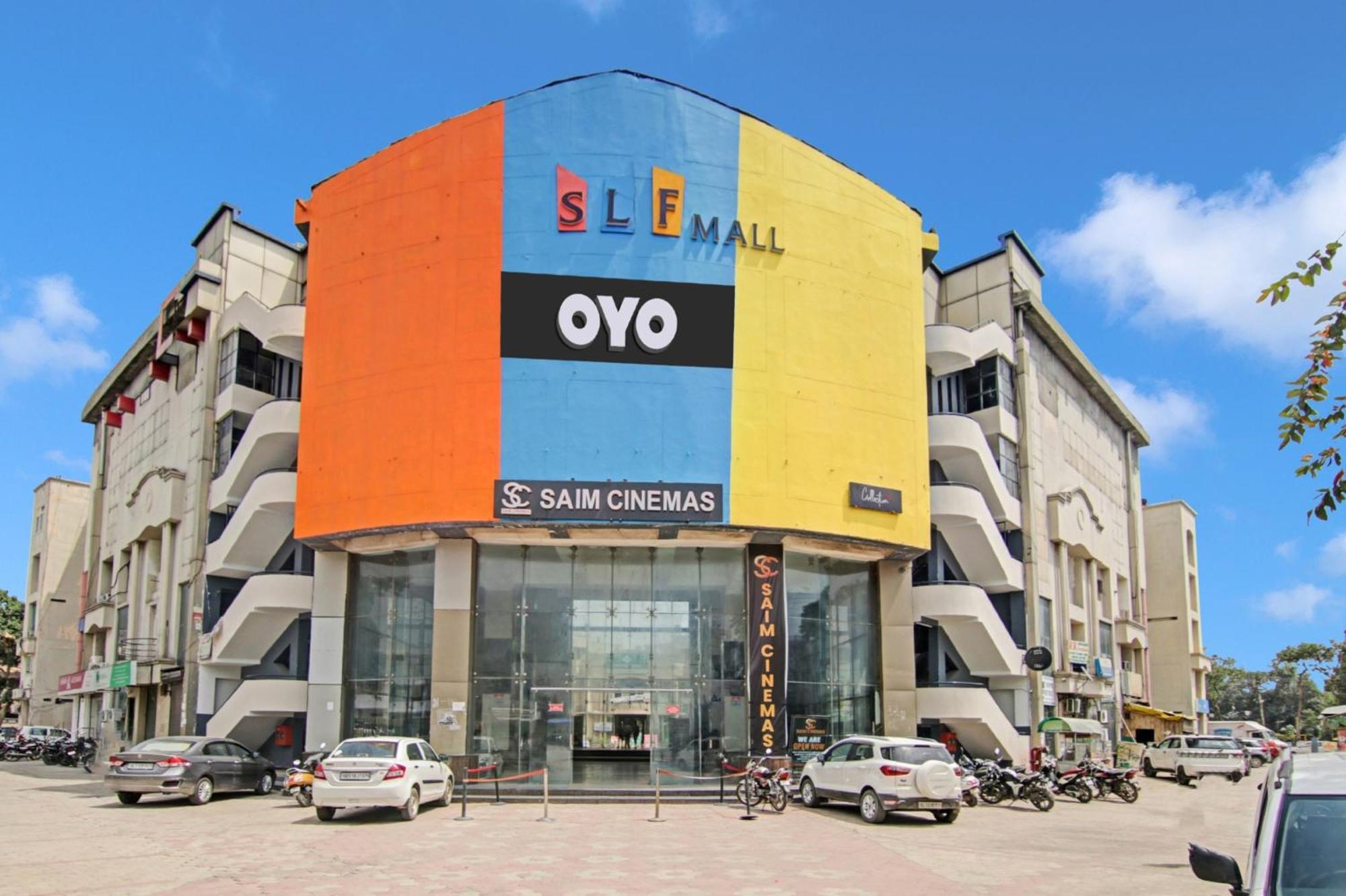 Отель Collection O Slf Mall Sector 30 Фаридабад Экстерьер фото